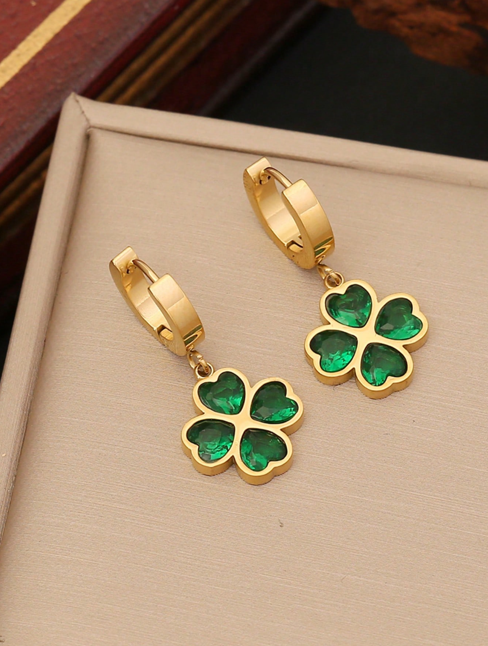 Ensemble Collier, Bracelet et Boucles d’Oreilles – Acier Inoxydable Chic et Moderne