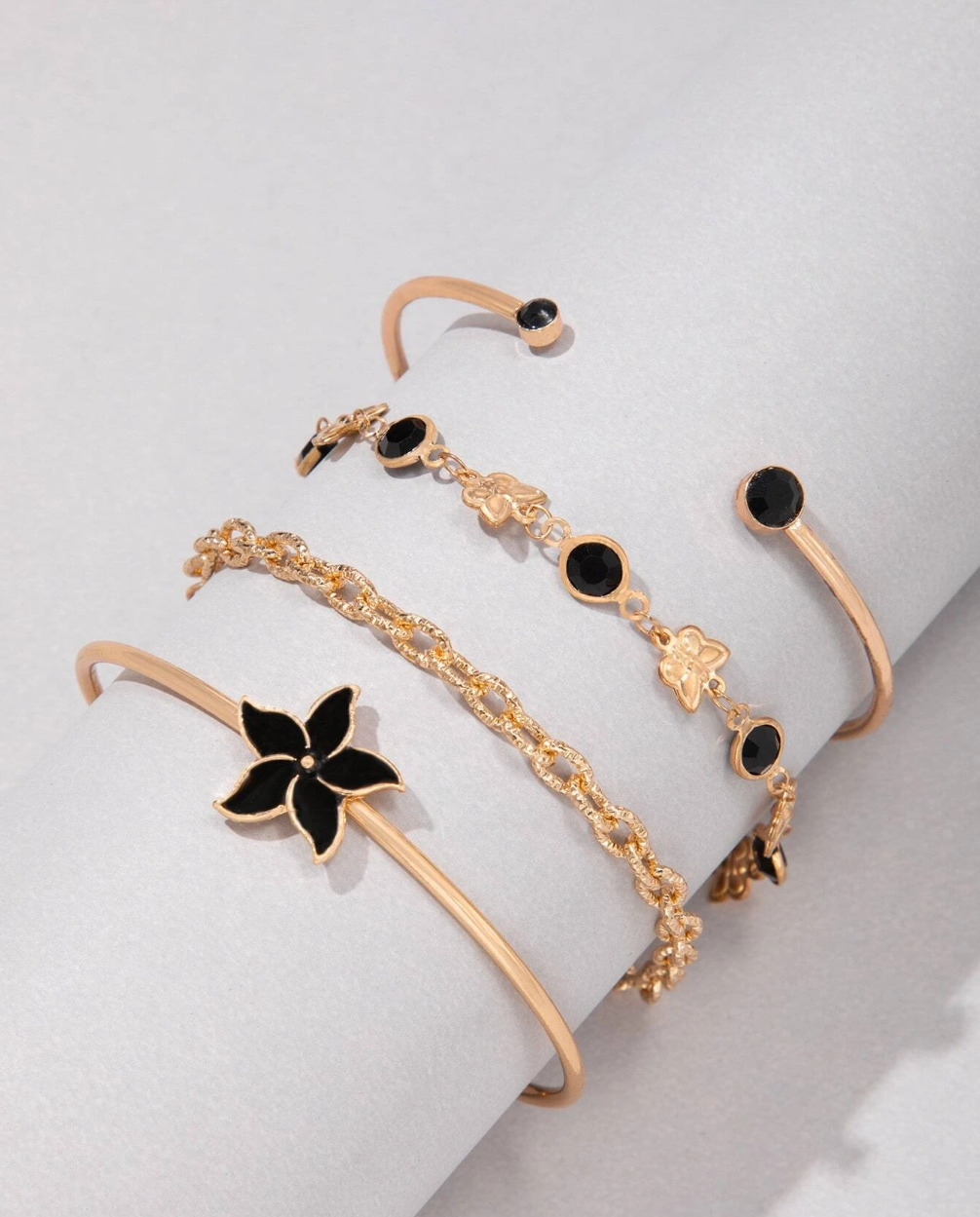 Bracelet chic doré à ornements floraux