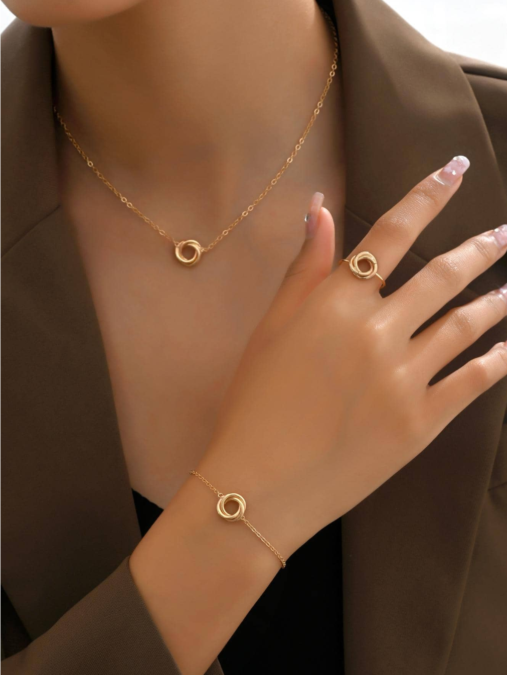 Ensemble de bijoux en trois pièces enroulé de fil de métal à la mode