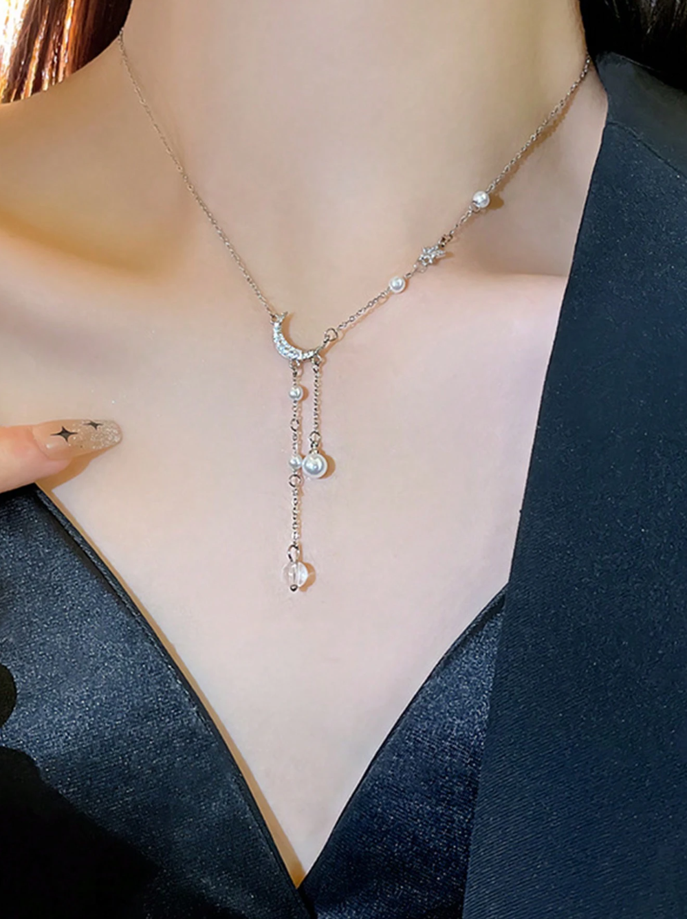 Collier Étoile et Lune Argenté – Bijou Raffiné avec Pompon Brillant pour Femme