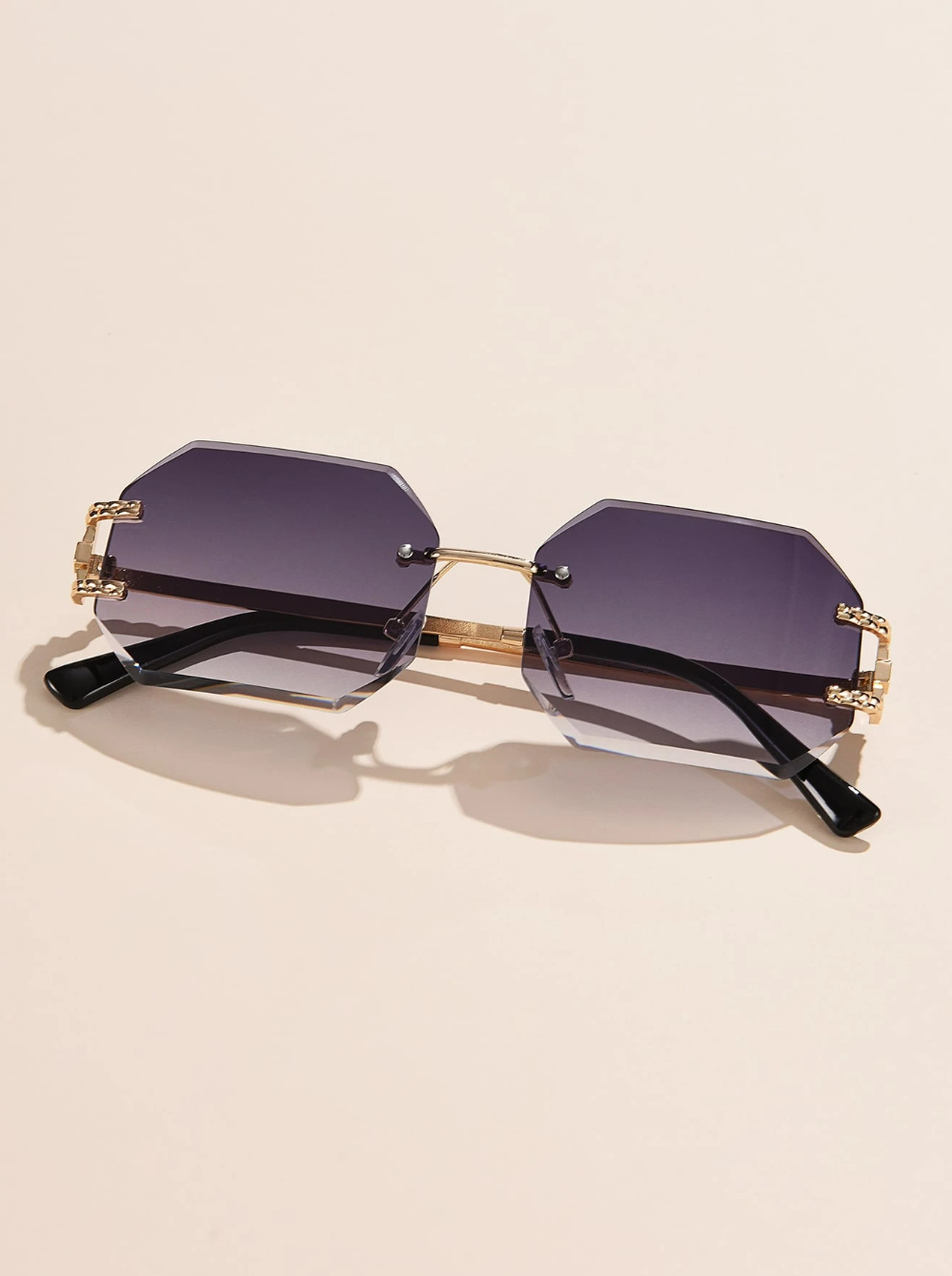 Lunettes sans monture au design carré et creux