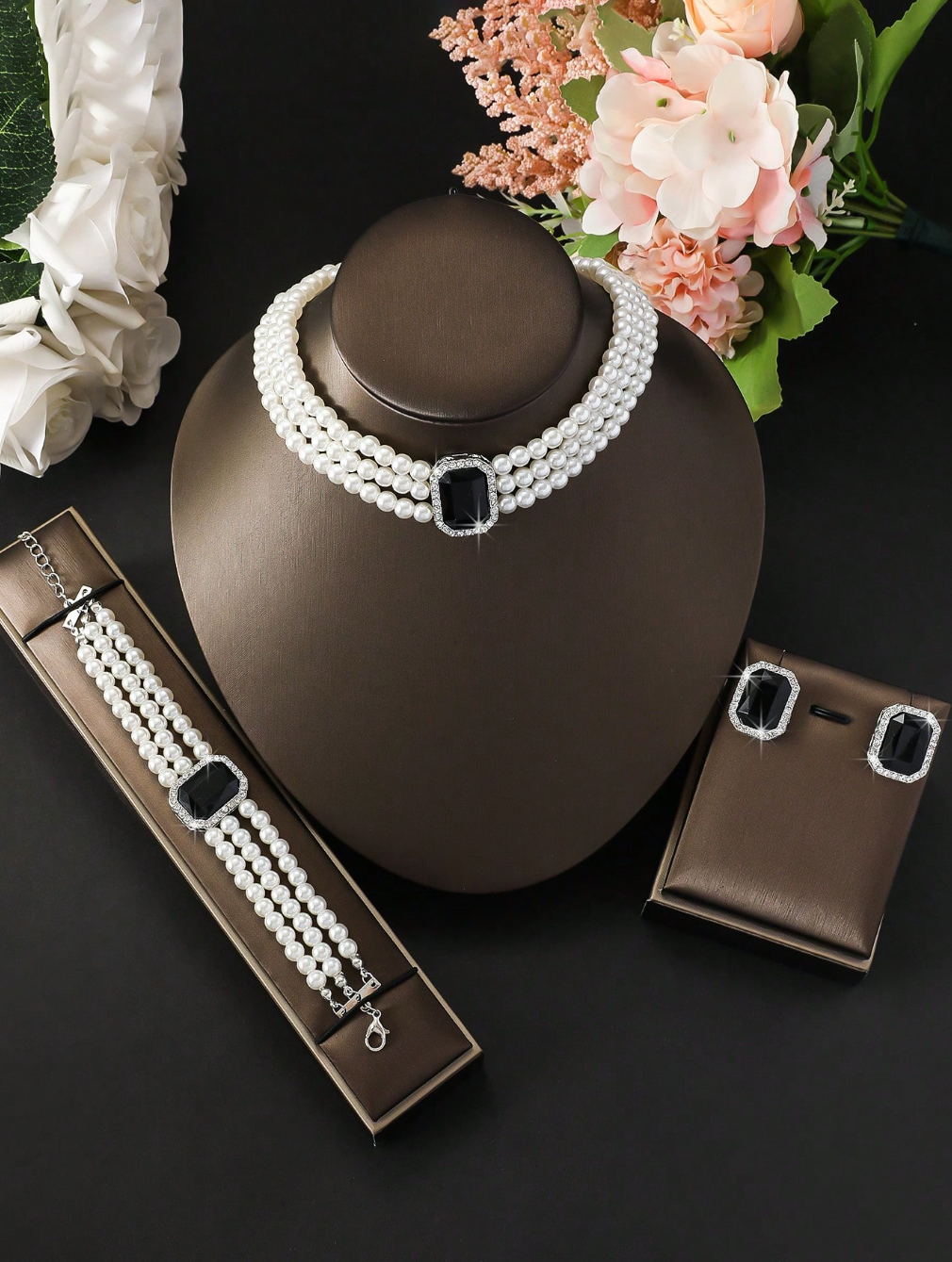 Ensemble géométrique fausse perle multicouche collier, boucle d’oreille et bracelet bijoux ensemble, style rétro de luxe décontracté, haut de gamme pour les femmes