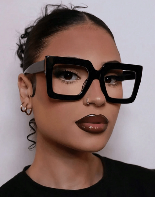 Lunettes Carrées Sans Correction – L’Accessoire Mode qui Change Tout