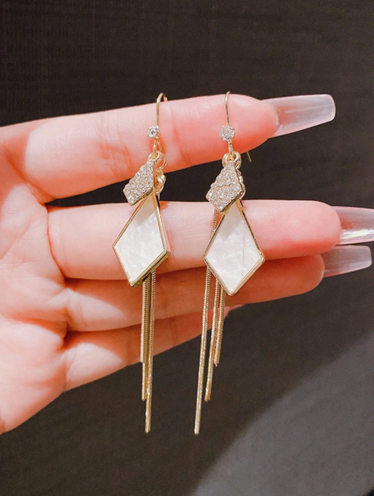 Boucles d’oreilles pendantes en forme de diamant