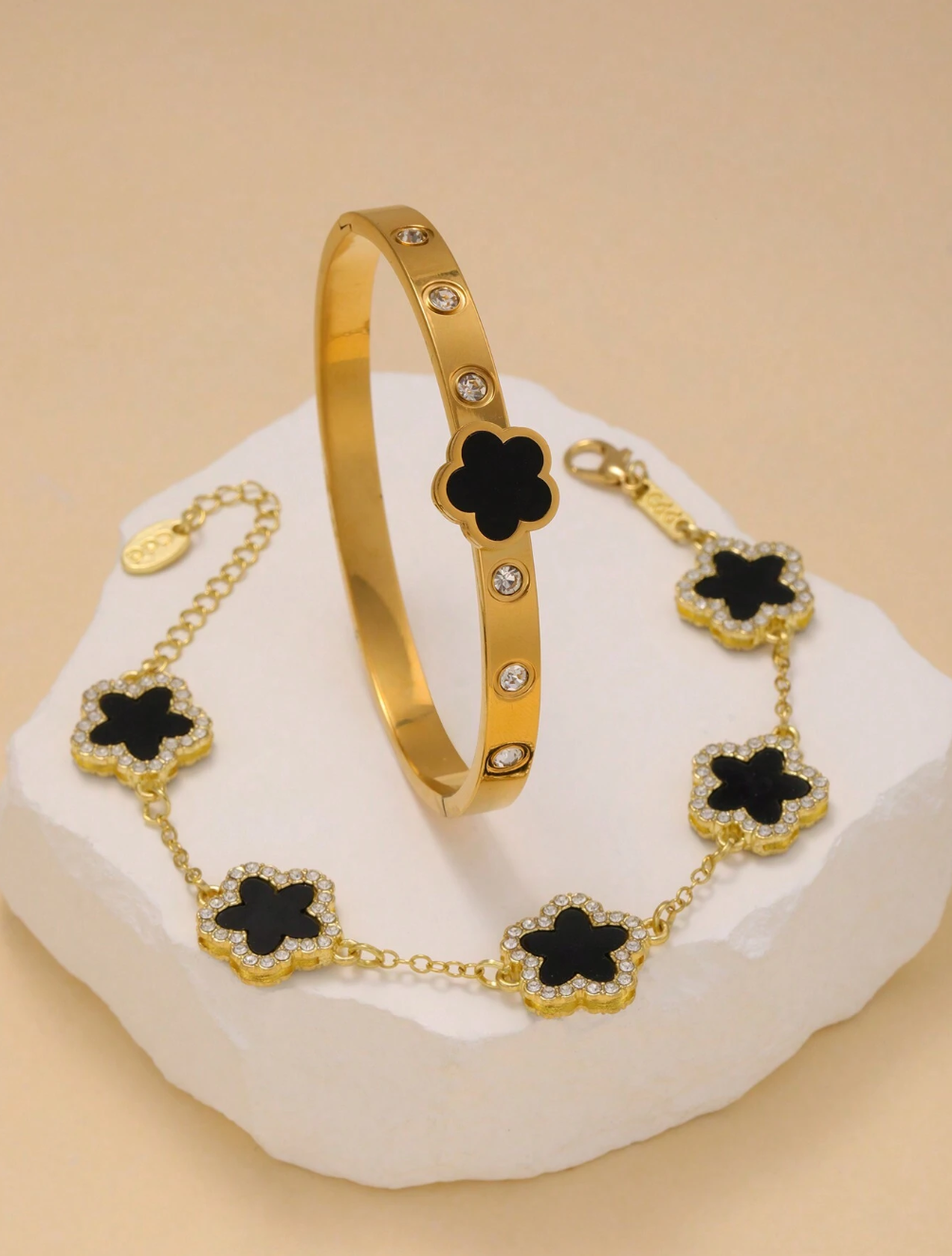 Ensemble de bracelets en acier inoxydable, Orné de motifs floraux et d’étoiles